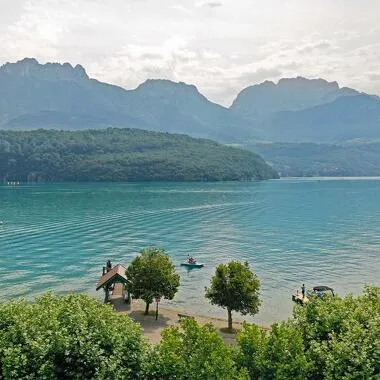 noleggio barca lago di Annecy